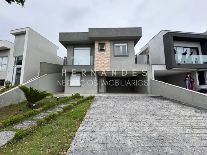 Casa em Condomínio de Luxo em Santana de Parnaíba-SP, Bairro Suru: 3 Quartos, 2 Suítes, 3 