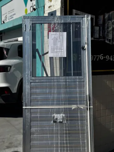 Portas de alumínio com vidro e grade 80cm - Promoção imperdível!