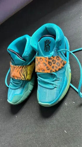 Tênis Nike Kyrie 7 - Tamanho 39 - Novinho