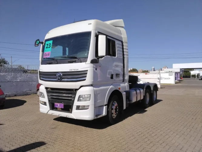 Volkswagen 29.520 Meteor 29.520 6x4 2p (diesel)(E5) 2022/2023 Vamos Seminovos São Leopoldo
