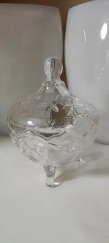 Bomboniere de Cristal com Tampa e Pés