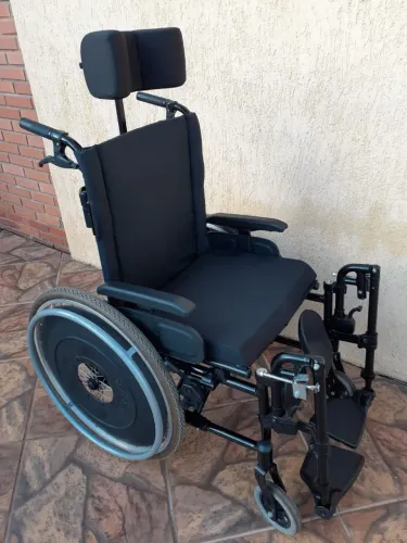 Cadeira de rodas Ortobras seminova 120kg Passo Fundo 