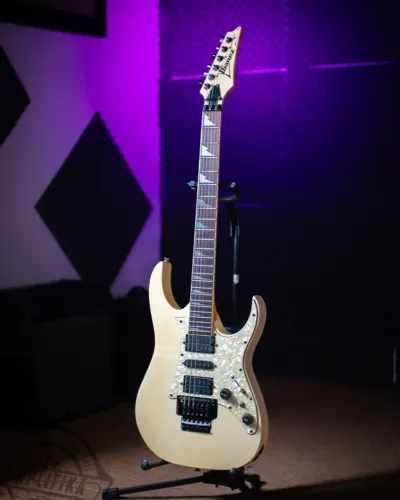 PROMOÇÃO Guitarra Elétrica Superstrato Ibanez RG450 DX WH Korea 1997