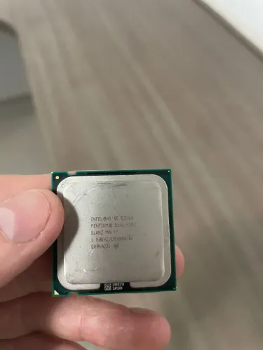 Processador 775 Intel Pentium E2160 1.8Ghz 1MB 800FSB 