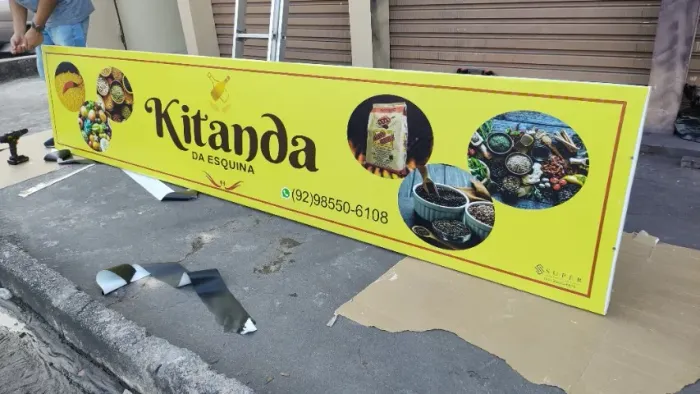 Fachada em lona