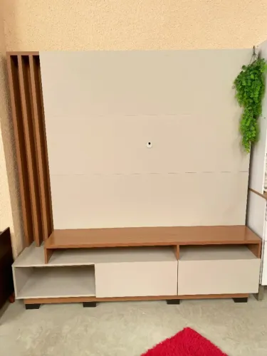Estante Para Tv 65 Polegadas Ripado Com Led Freijó Off White 