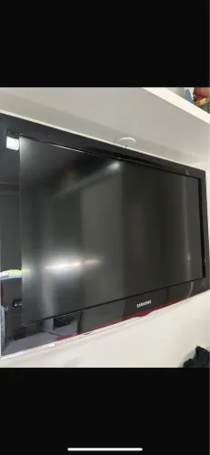 TV Samsung 32 polegadas, em perfeito estado.
