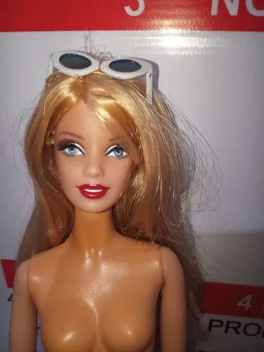 Boneca Barbie Collector Romero Britto 2014