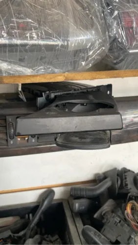 Porta Copos Retrátil BMW 320i