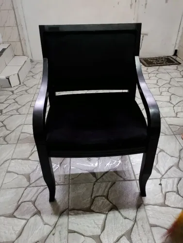Poltrona Preta Elegante