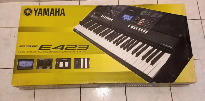 Teclado Yamaha PSR-E423 