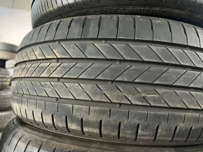 Pneu 225/50/18 Bridgestone 90% vida útil