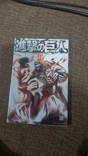 Mangá attack on titan volume 11 em japonês + coaster da mikasa
