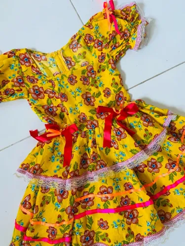 Vestido Infantil Junino Floral Amarelo