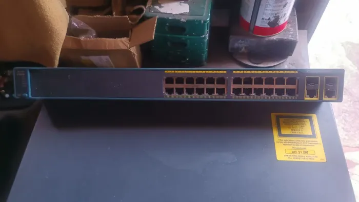 Switch Cisco Catalyst 2960-24TT-L