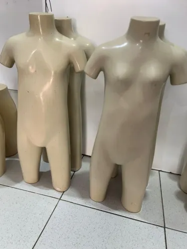 Manequim infantil 