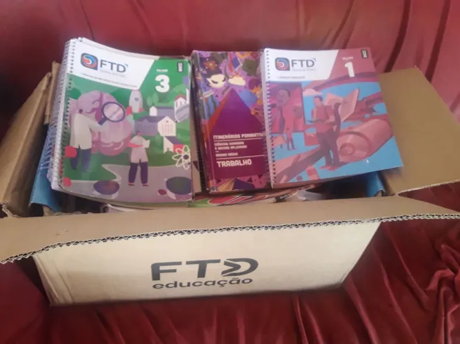 Caixa de Livros Didáticos FTD 1° Ano Ensino Médio