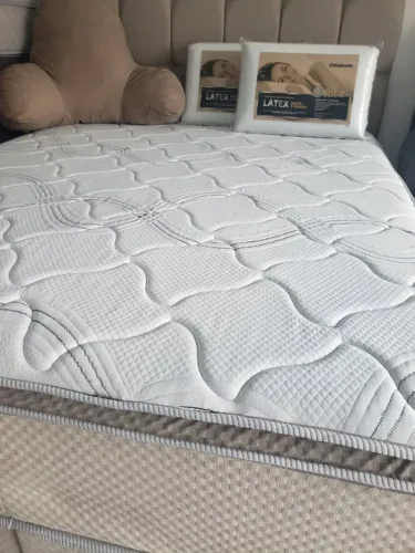 CAMA DE LUXO COM PILLOW TOP À PRONTA ENTREGA, FRETE GRÁTIS.