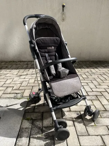 Carrinho de Bebê Compacto em ótimo estado!