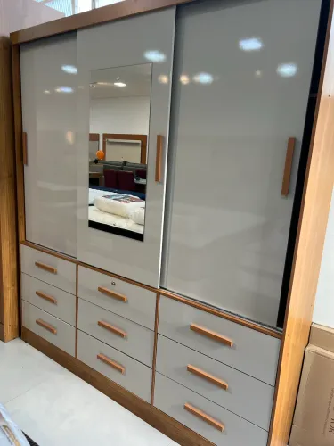 Guarda Roupa Casal com Espelho NOVO FRETE E MONTAGEM GRÁTIS 