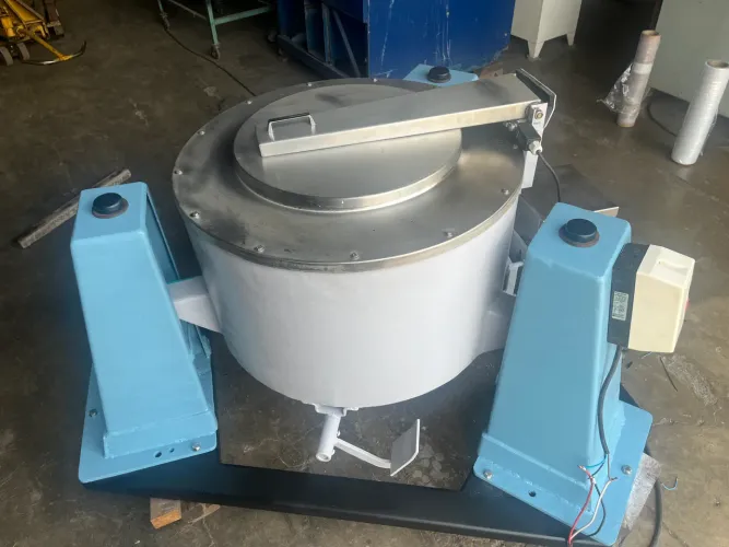 Extratora industrial capacidade 30kg marca Suzuki ótimo estado