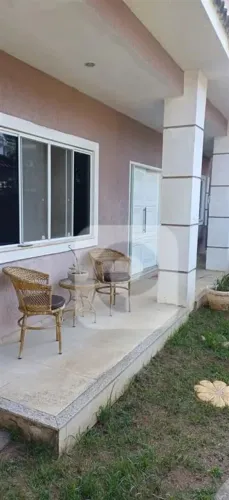 Casa com Piscina em Vargem Pequena