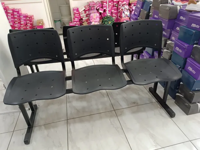 Cadeira longarina de 3 lugares 