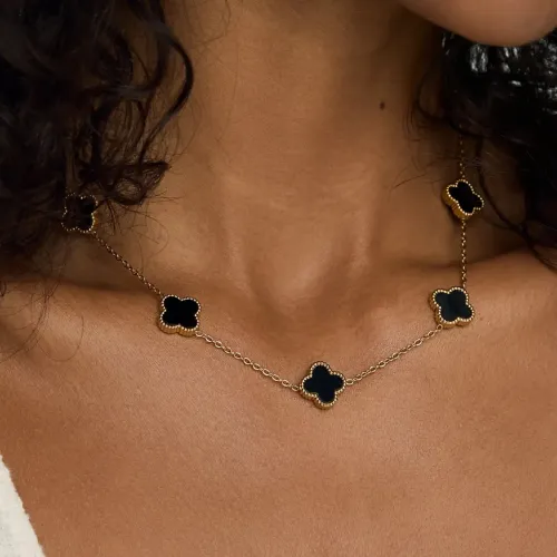 Colar de Trevo Preto Banhado em Ouro 18k