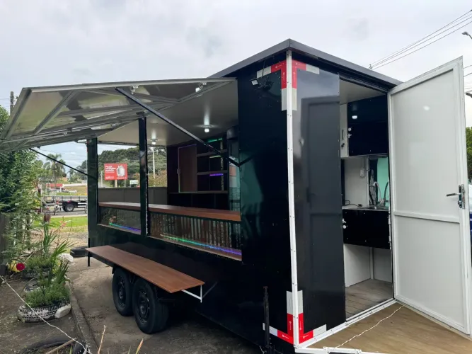 Treyler novo 5 metros