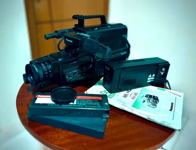 Kit Filmadora Panasonic NV-M5 VHS (1986-1988) + Acessórios [Leia a Descrição]