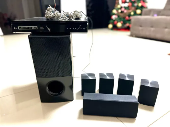 Home Theater pouco usado