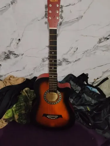 Violão por 250 reais