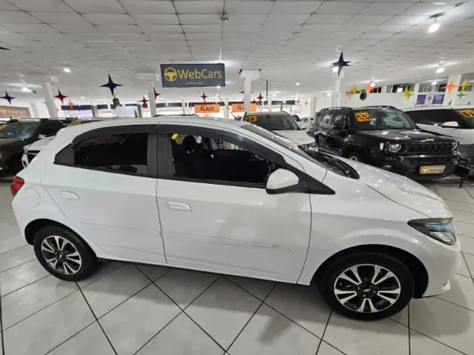 Chevrolet Onix Hatch LTZ 1.4 8V Flex Power Mec. 4P 2016