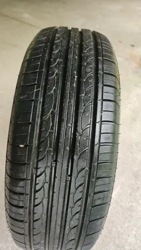 Pneu 215/65 16