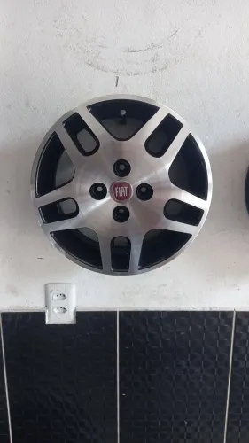 Roda aro 14 original Fiat semi novas
