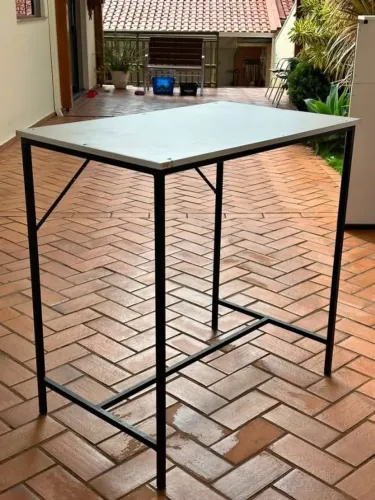 Mesa de Tosa / Mesa Auxiliar Pet Shop Estilo Industrial