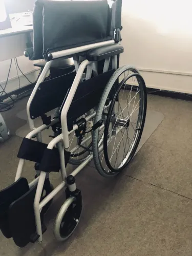  Cadeira de Rodas Dobrável - Dellamed