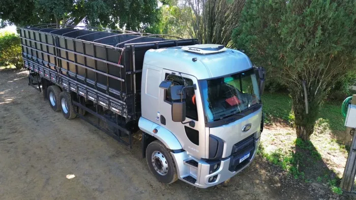 Caminhão Ford Cargo 2429 completo raridade ótimo estado super conservado