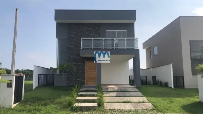 EXCELENTE DUPLEX LOCALIZADO NO CONDOMINIO ALPHAVILLE MARICA.