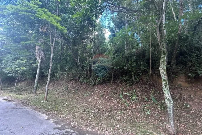 Terreno 1.058m² à Venda no Cond. Alpes Mairiporã!