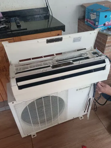 Ar condicionado Eletrolux 12.000 BTUs 