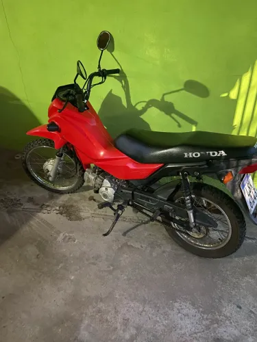 Vendo pop 110 moto muito nova só transferi e ser feliz