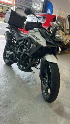 Moto muito nova