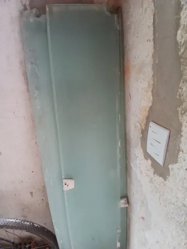 Vidro temperado com película de privacidade em perfeito estado pra uso