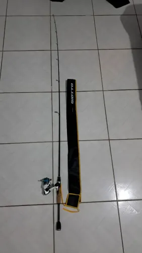 Vendo vara e mulinete 