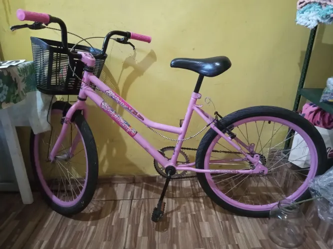 BICICLETA ROSA SEMI NOVA 