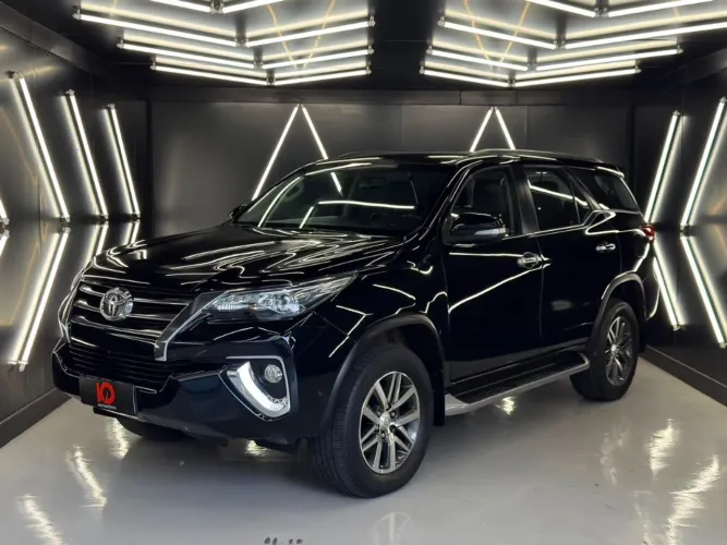 Toyota Hilux CD SRX 4X4 2.8 TDI 16V Diesel Aut. 2017