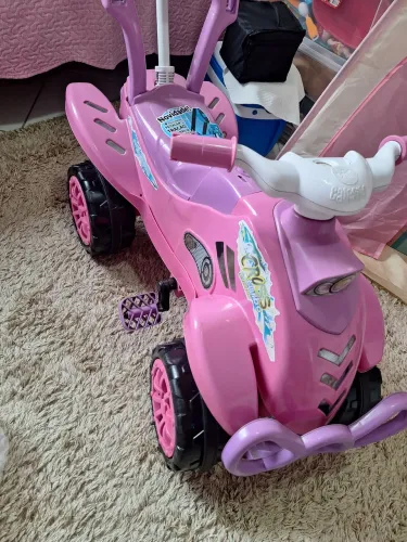 Vendo motociclo infantil rosa