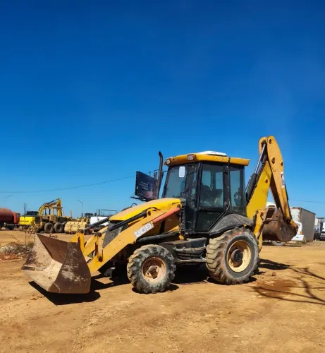 Retroescavadeira JCB 3C 4x2 2011