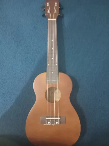 Ukulele Kanthon nunca usado